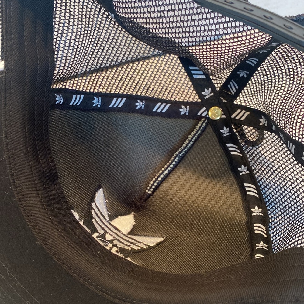 NWOT Adidas Black Trucker Cap - Picture 3 of 5